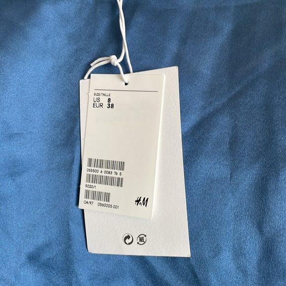 Satin blue top new with tags. H&M size US 8. Classy stylish sophisticated vibes - Picture 2 of 4